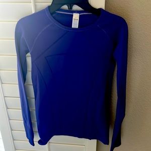 Ivivva long sleeve workout Top.